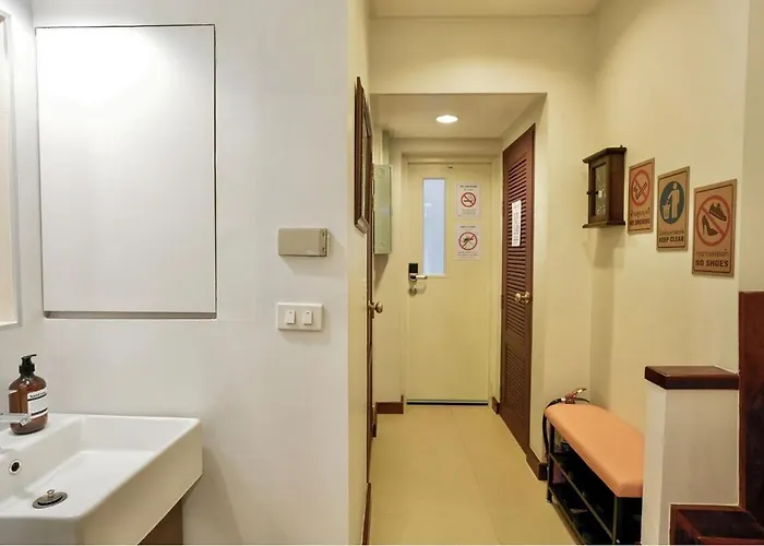 Villa Nivas Wanit 2br 1sfb Yaowarat Mrt Entirehome 80sqm Bangkok
