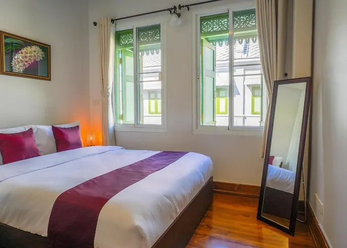 Nivas Wanit 2br 1sfb Yaowarat Mrt Entirehome 80sqm Villa Bangkok